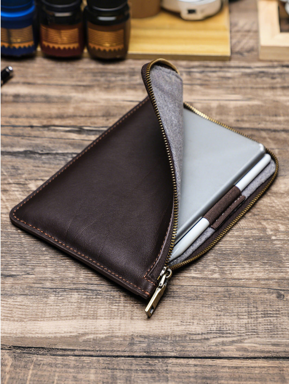 Retro Leather Zipper Sleeve with Handle for iPad mini 6 / 7