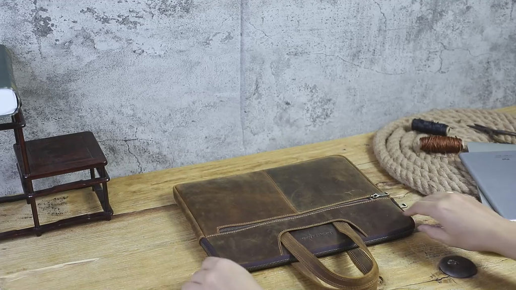 Crazy Horse Leather Zipper Sleeve for 15-inch MacBook Pro